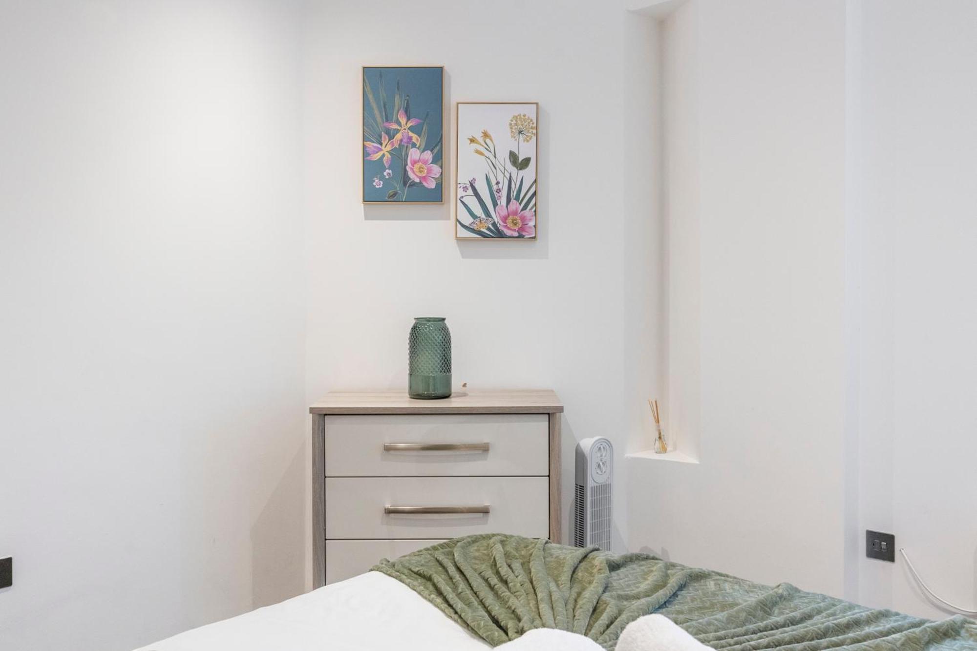 Bright And Spacious Apartment - Excellent Location Лондон Экстерьер фото
